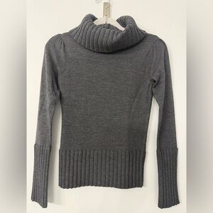 Diane Von Furstenberg Women’s Medium Dark Gray 100% Merino Wool Cowl Sweater